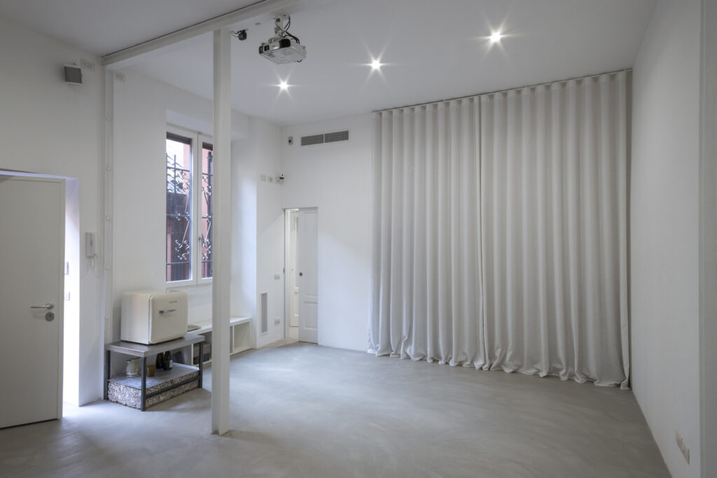 Isola Living Gallery Milan - interiors