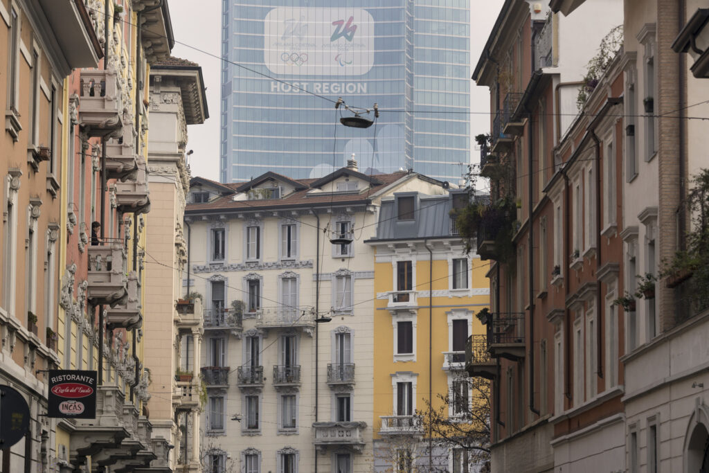 Isola Living Gallery Milan - neighborhood street