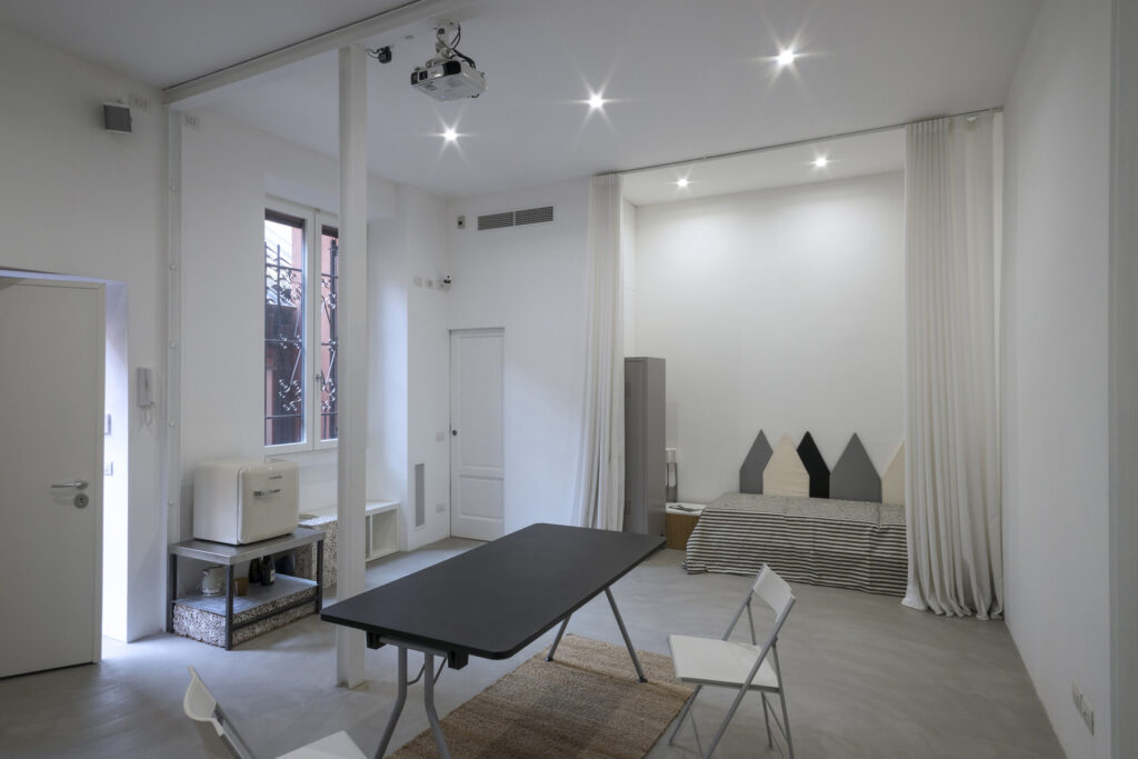 Isola Living Gallery Milan - the interiors of the space